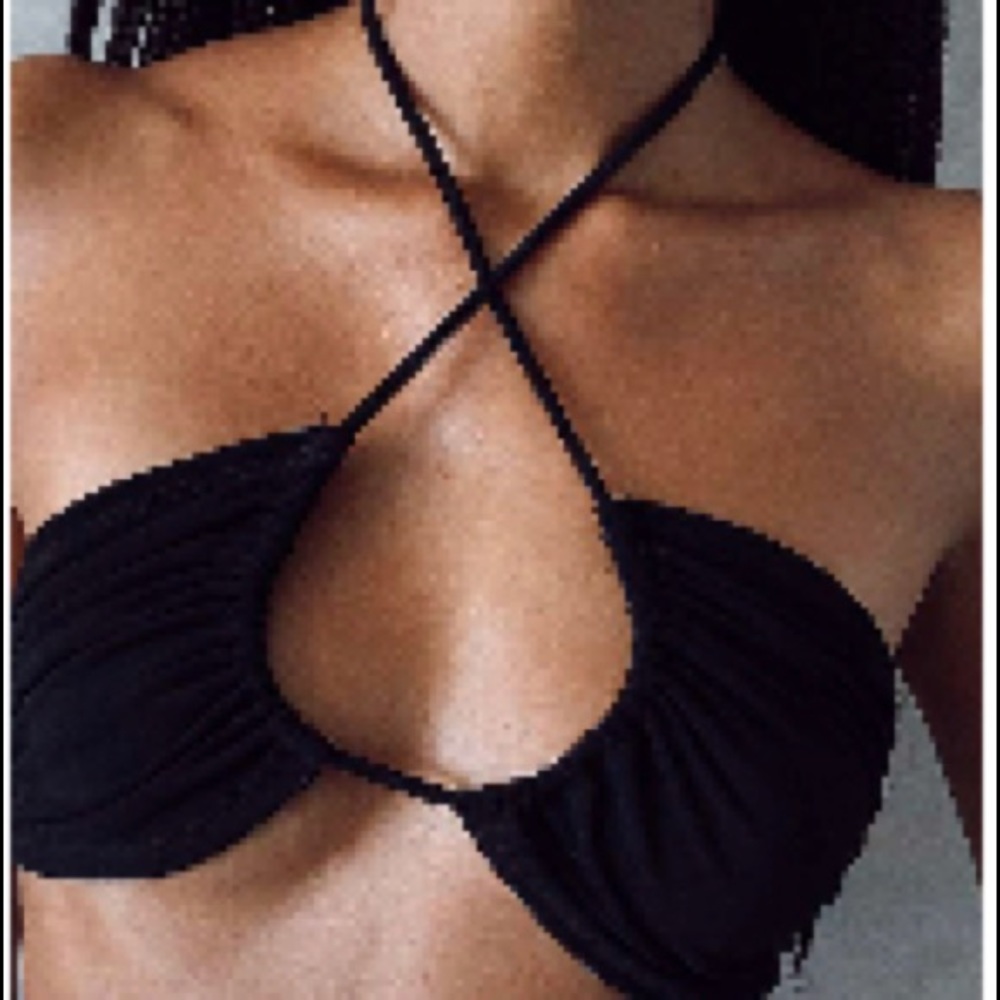 MOTEL ROCKS YESSA CROP TOP IN BLACK